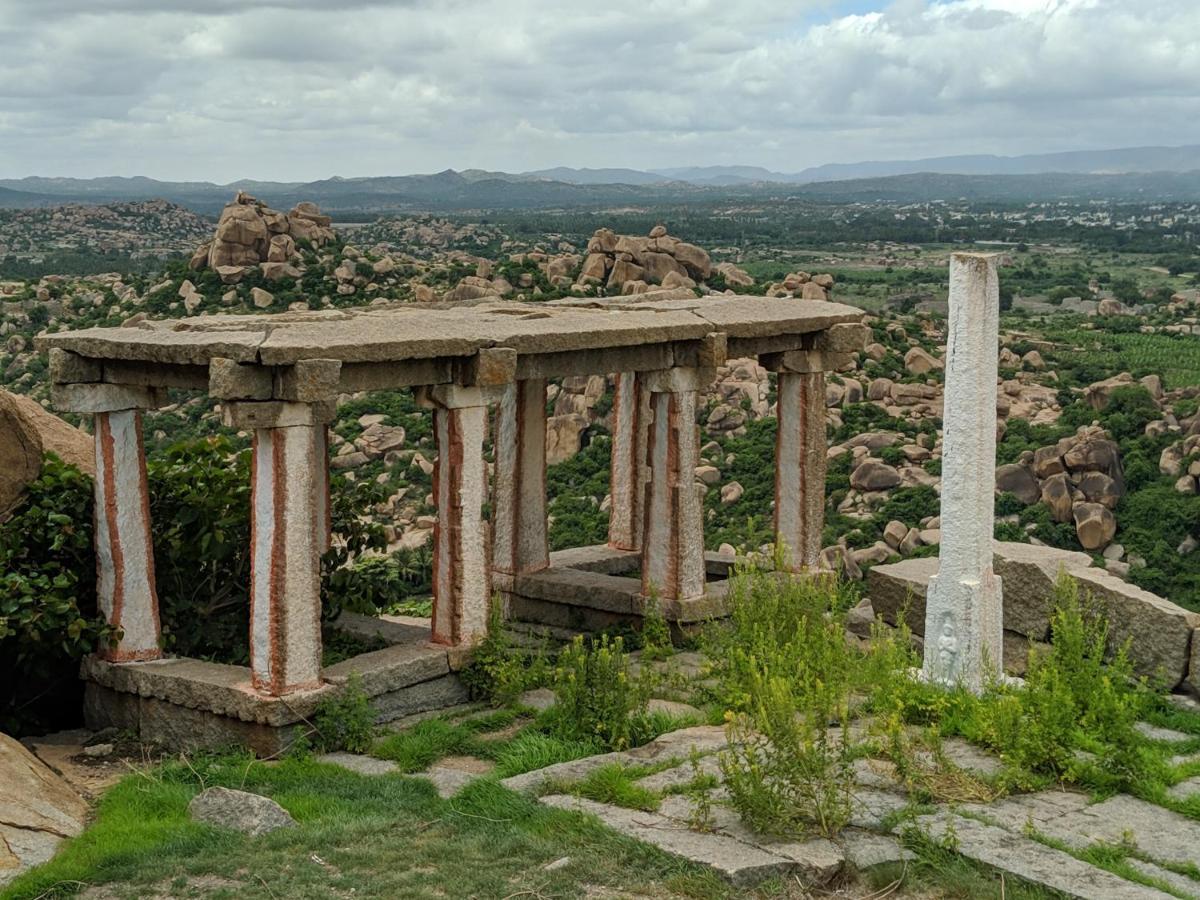 Hotel Varsha Hampi Extérieur photo