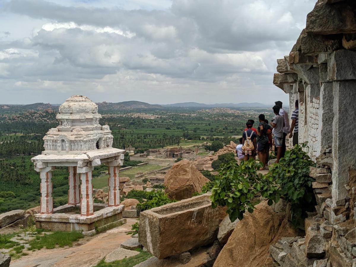 Hotel Varsha Hampi Extérieur photo
