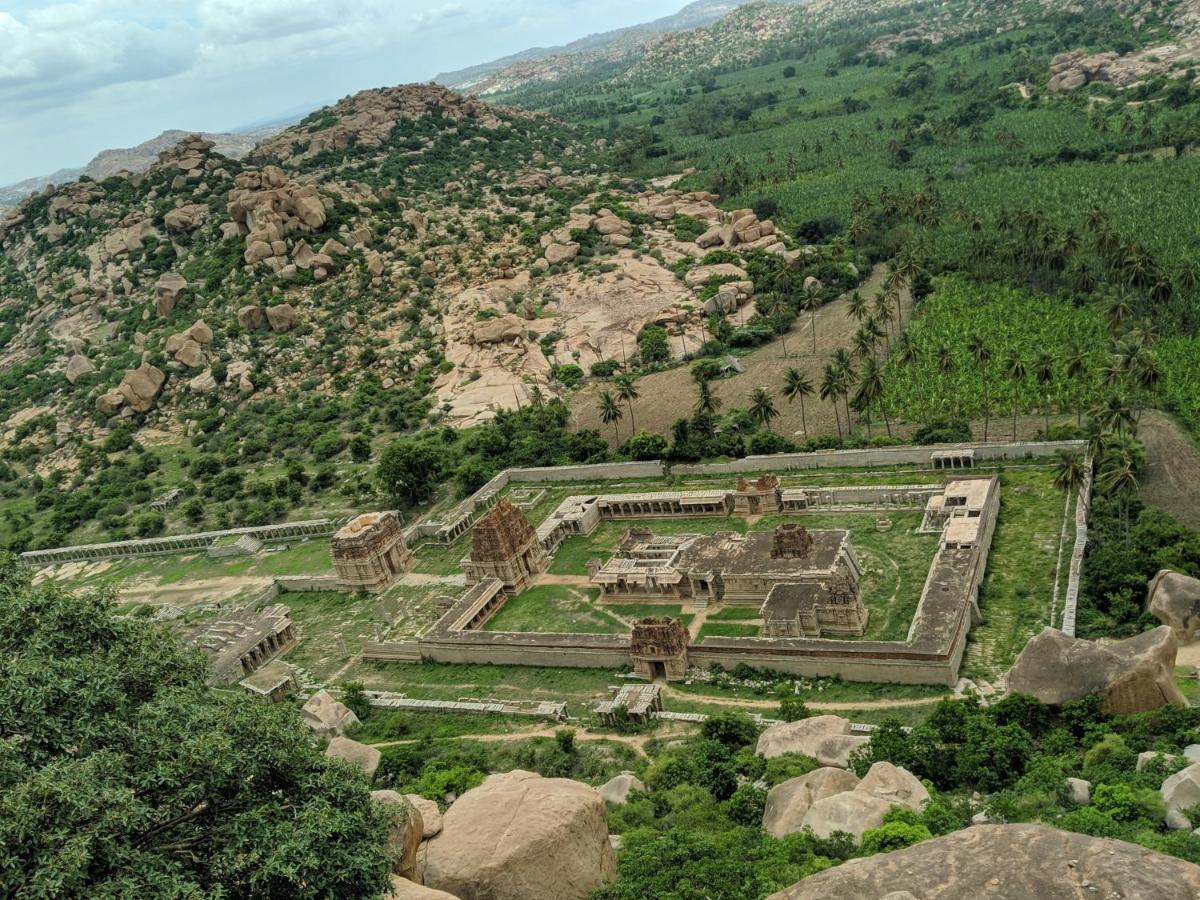 Hotel Varsha Hampi Extérieur photo