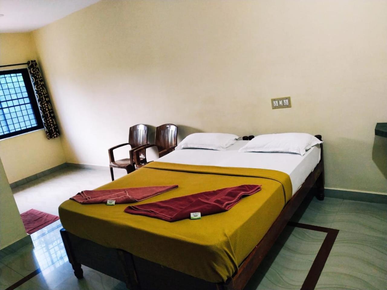 Hotel Varsha Hampi Extérieur photo
