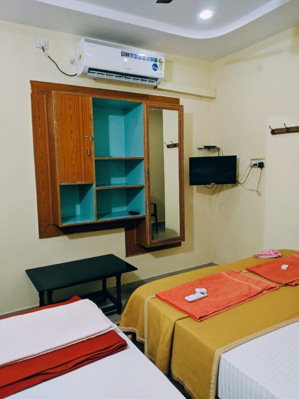 Hotel Varsha Hampi Extérieur photo