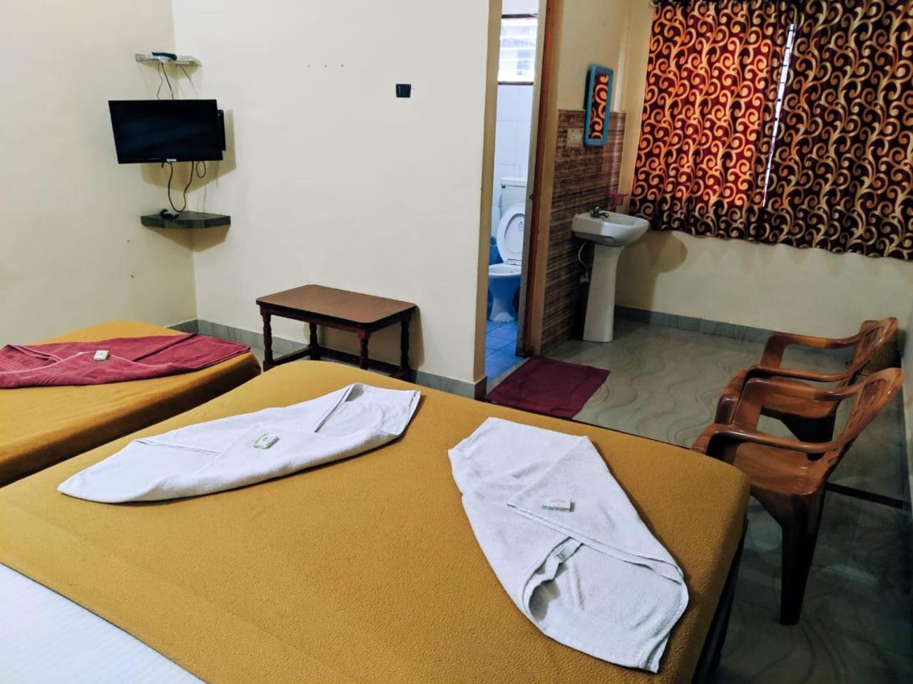 Hotel Varsha Hampi Extérieur photo