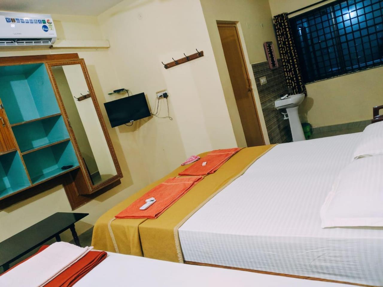 Hotel Varsha Hampi Extérieur photo