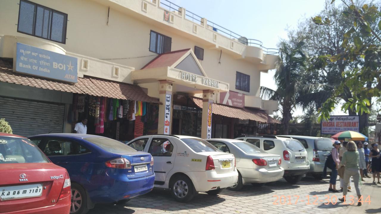 Hotel Varsha Hampi Extérieur photo