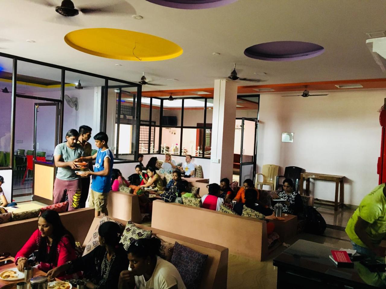 Hotel Varsha Hampi Extérieur photo