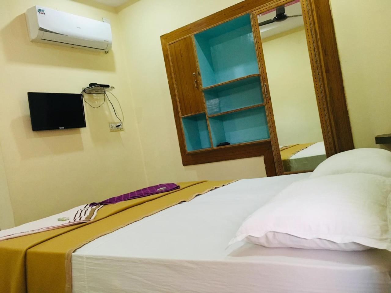 Hotel Varsha Hampi Extérieur photo