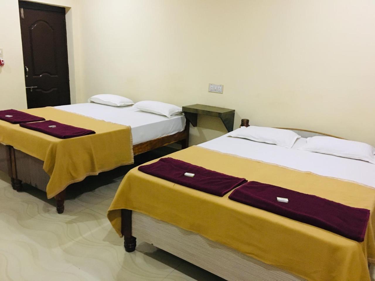 Hotel Varsha Hampi Extérieur photo